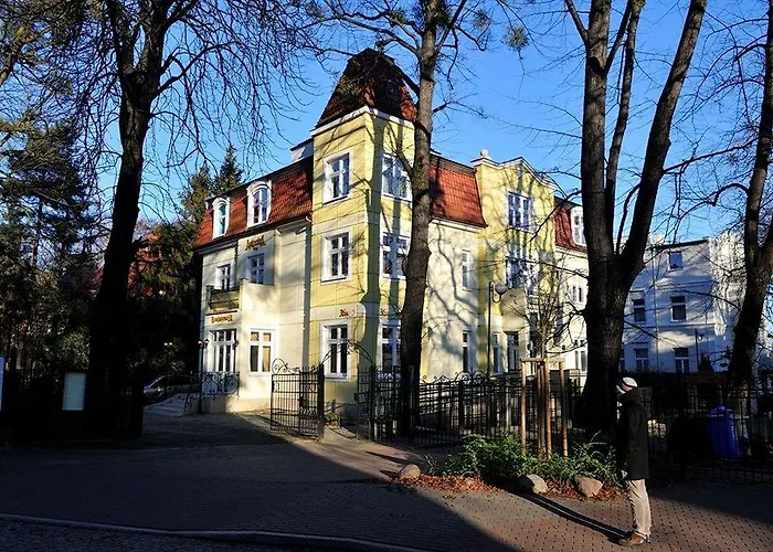 Antonina מלון דירות 4*