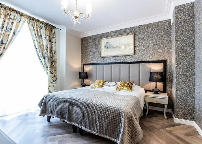 מלון דירות Antonina 4*