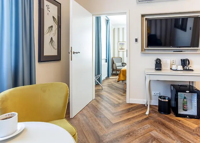 מלון דירות Antonina סופוט