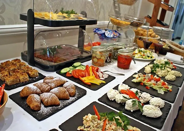 מלון דירות Antonina 4*