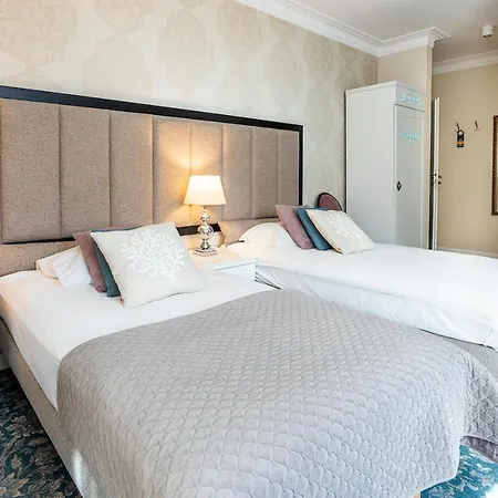Aparthotel Antonina 4*