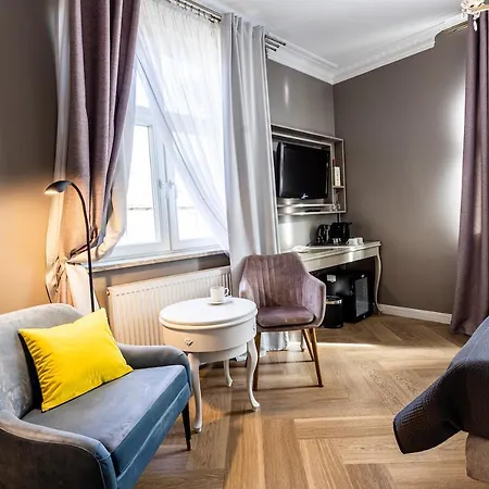 Antonina Aparthotel 4*