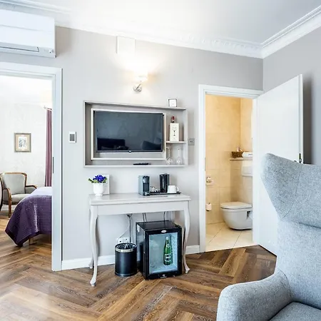 Antonina Aparthotel