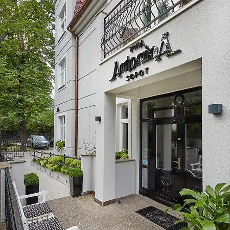 Aparthotel Antonina 4*