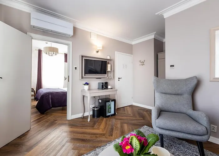 Antonina Aparthotel 4*